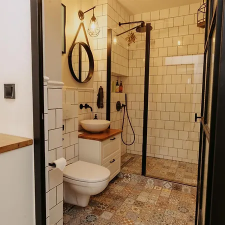 Stylowe Mieszkanie Blisko Targow شقة بوزنان