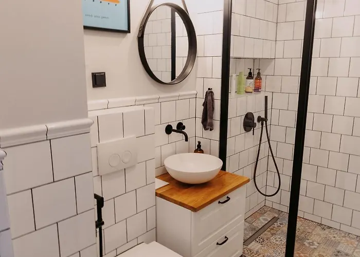 Stylowe Mieszkanie Blisko Targow بوزنان